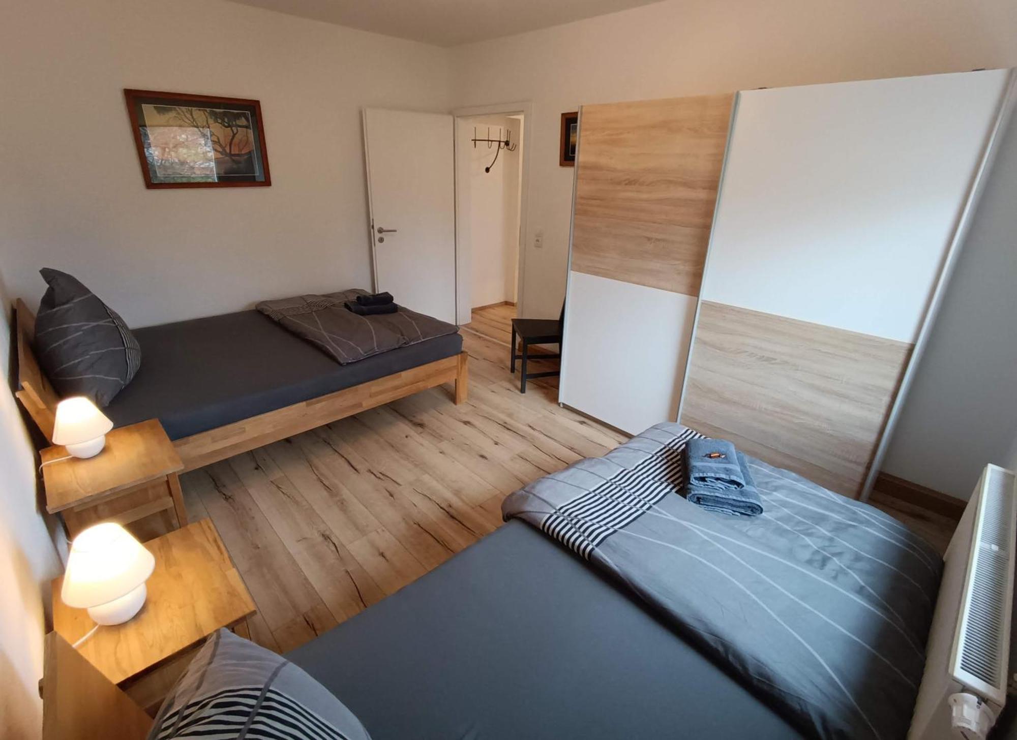 Ferienwohnung Am Rathaus Landstuhl Szoba fotó