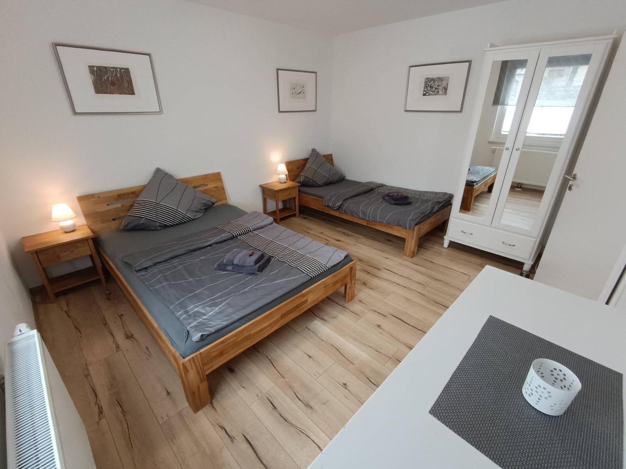Ferienwohnung Am Rathaus Landstuhl Szoba fotó
